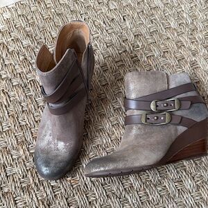 Sofft Metallic Gray Ankle Boots with Buckle Straps